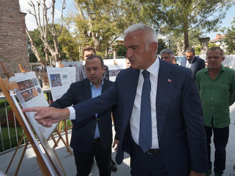 Bakan Ersoy: Emanete gözümüz gibi bakacak, gelecek nesillerimize ulaştıracağız