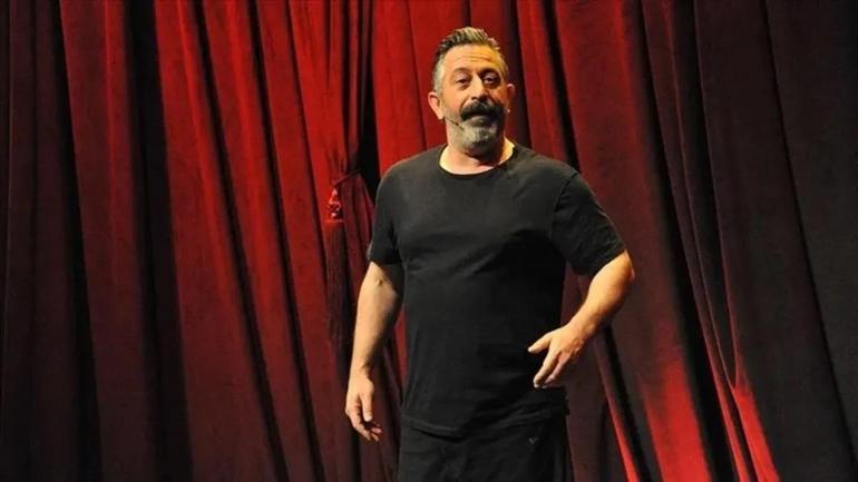 Cem Yılmazın sağlık durumu nasıl, hastalığı nedir Ünlü komedyen hastaneye kaldırıldı Cem Yılmaz kimdir, kaç yaşında