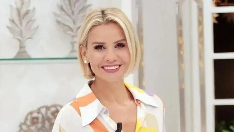 ATV ESRA EROLDA BUGÜN MÜ BAŞLIYOR Esra Erolda Yeni Sezon Ne Zaman 31 Ağustos ATV Yayın Akışı