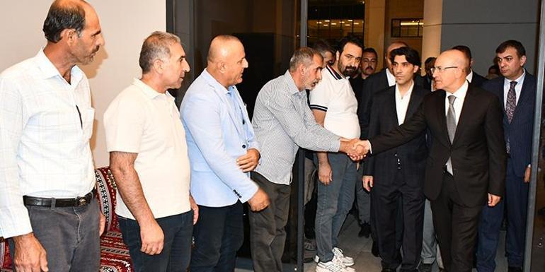 Bakan Şimşek, yangında hayatını kaybeden yeğeninin taziyesine katıldı