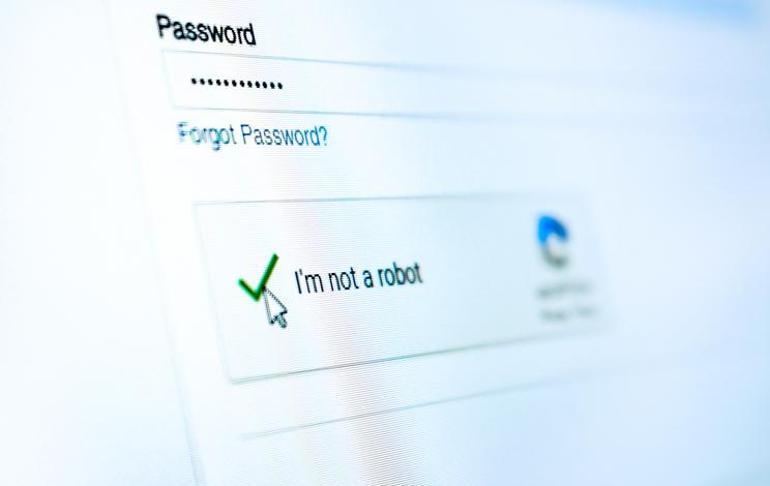 Tıklamadan önce 2 kere düşünün Web sitelerindeki ben robot değilim tuzağı