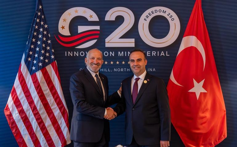 Bakan Kacır Türkiye’nin yapay zekâ hedeflerini açıkladı: 5 milyon vatandaşa eğitim verilecek
