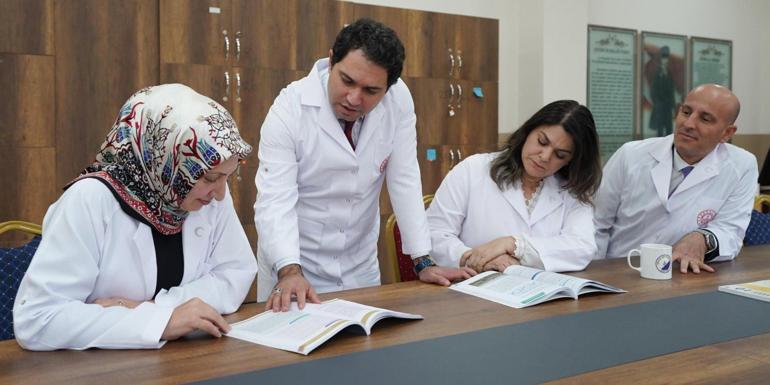 Öğretmen önlükleri böyle olacak: Artık tercih değil, zorunluluk