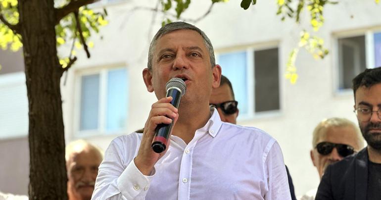 Parti karmaşası... Özgür Özelden gaf üstüne gaf