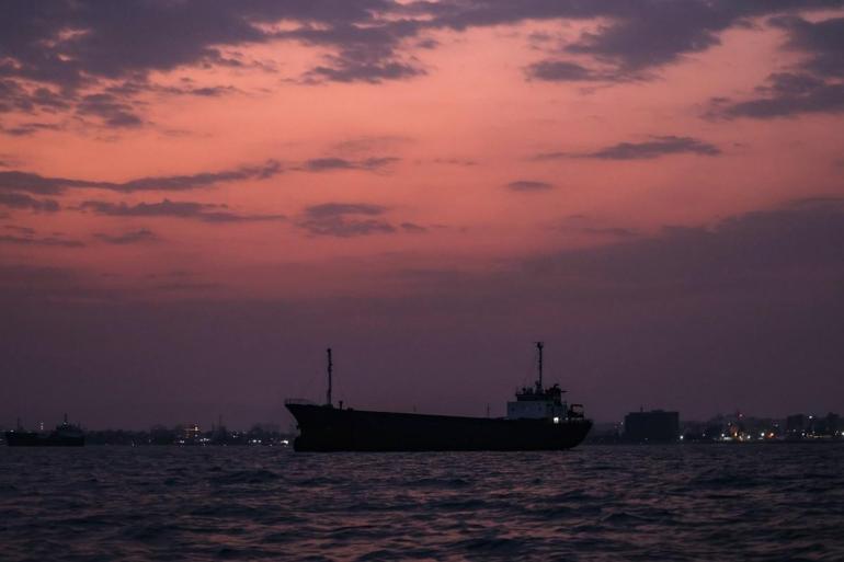 SON DAKİKA... Hürmüzde tansiyon yüksek Petrolün kalbinde misilleme savaşı: ABD ve İran’dan karşılıklı saldırılar…