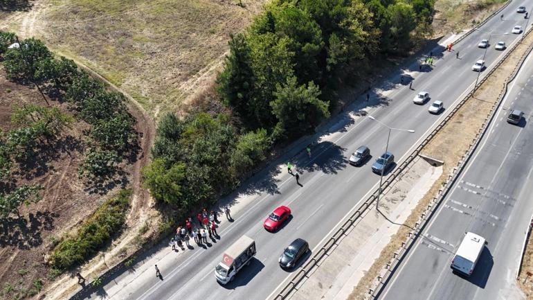 Kaybolan oğluna sarılınca sevinçten bayıldı