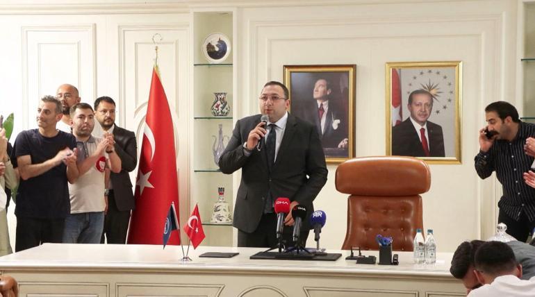 Üsküdar Belediye Başkan Vekili Dündar Ziya Gültekin görevine başladı