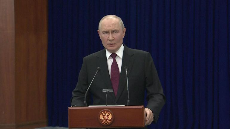 Zelenski kapıyı açtı: Putin ile görüşecek mi Barış masası Miami’ye mi taşınıyor