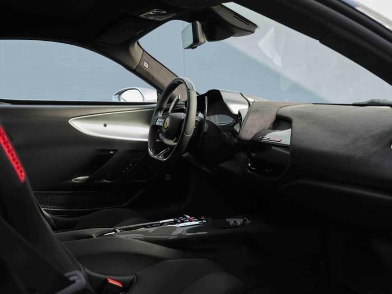 Ferrariden yeni model