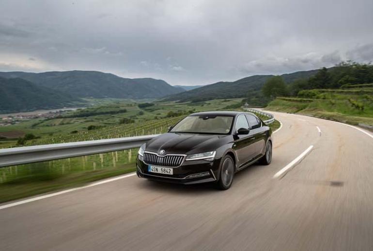Skoda Superb 25 yıldır yollarda