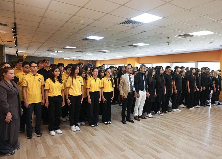 Demirören Medya Lisesinde ilk ders günü heyecanı