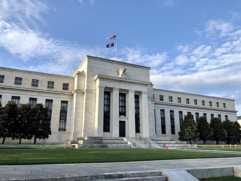 FED FAİZ KARARI DOLAR, EURO VE BORSAYI NASIL ETKİLER Faiz Artarsa, Düşerse, Sabit Kalırsa Ne Olur Dolar/TL ve Euro/TL İçin Kritik Gün Fed Kararı Piyasaları Nasıl Etkileyecek