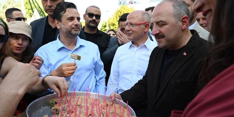 Mustafa Varanktan Özgür Özele börekli cevap