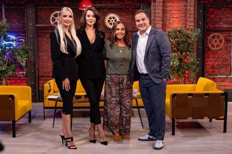 Tuvana Türkay ve Çiçek Dilligil Smart Sahneye Konuk Oldu