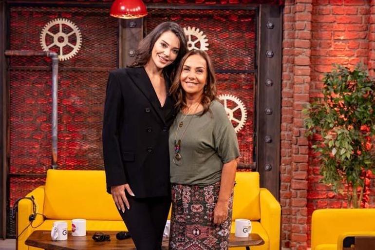 Tuvana Türkay ve Çiçek Dilligil Smart Sahneye Konuk Oldu