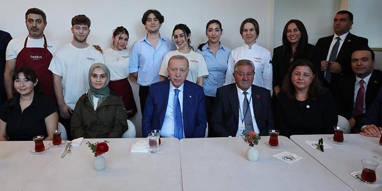 Erdoğan, New Yorkta Türk pastanesini ziyaret etti