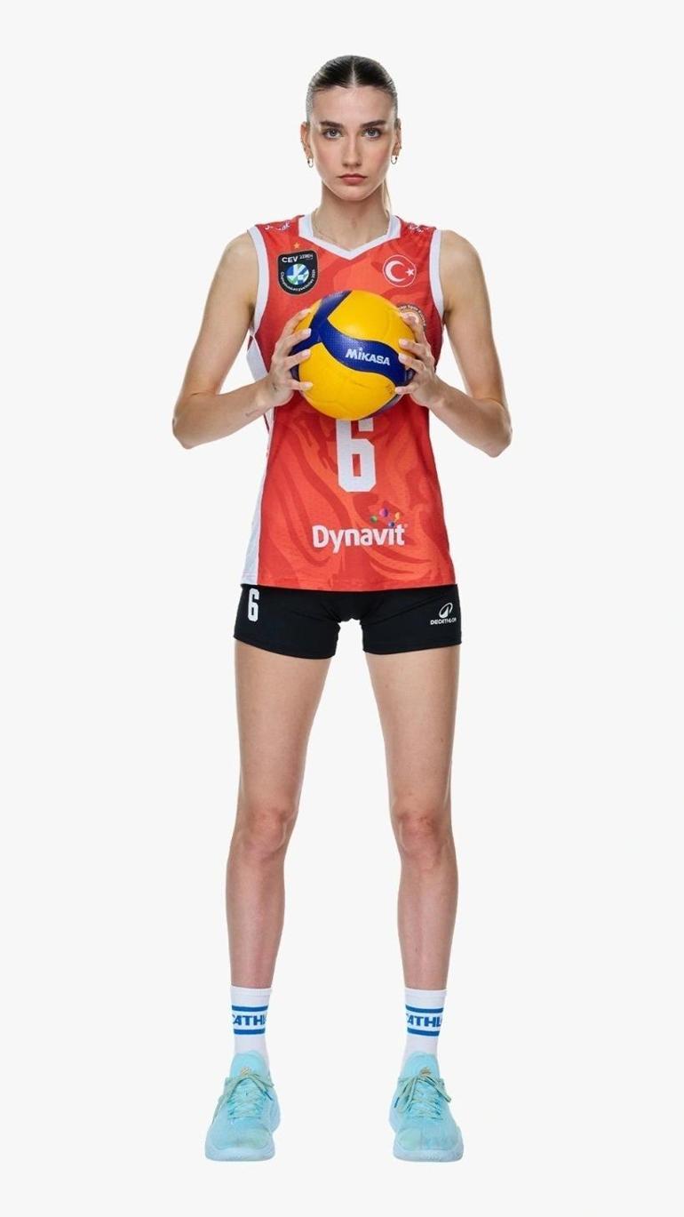 DİLAY ÖZDEMİR KİMDİR, KAÇ YAŞINDA, NERELİ Voleybolcu Dilay Özdemir Hangi Takımlarda Forma Giydi Filenin Sultanlarının Genç Yıldızı