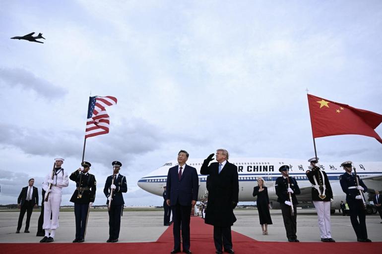 Trumpın karşıladığı Şiyi, ABD savaş uçakları alçak uçuşla selamladı