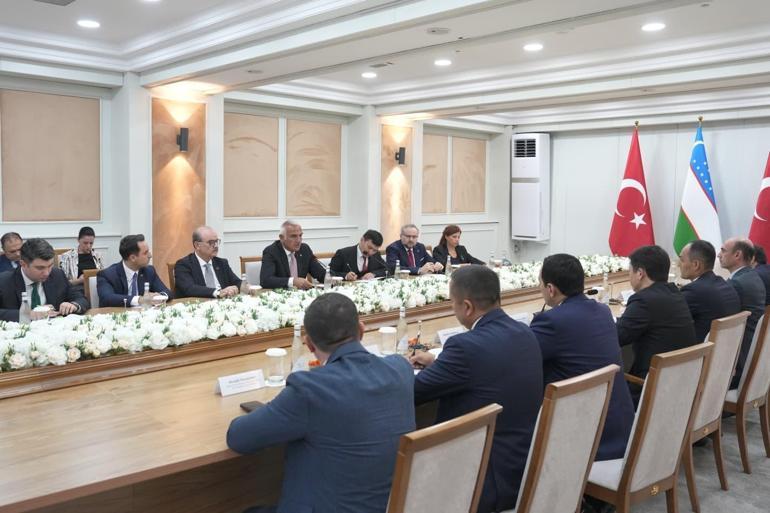Bakan Ersoy, Özbekistan’ın bağımsızlığının 35. yıl dönümünde Taşkent’te