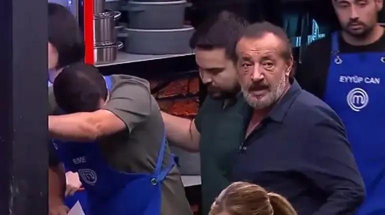 PANİK DOLU ANLAR MasterChefte Mehmet Yalçınkayadan Emreye Heimlich manevrası