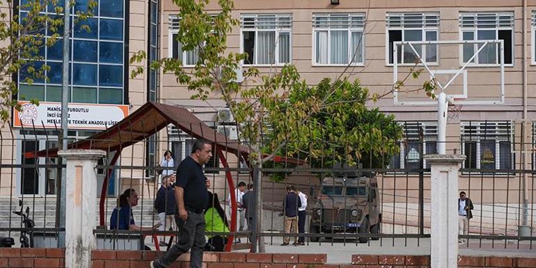 SON DAKİKA | Manisa’da 11 öğrencinin yaralandığı saldırıda yeni gelişme 7 şüpheli tutuklandı