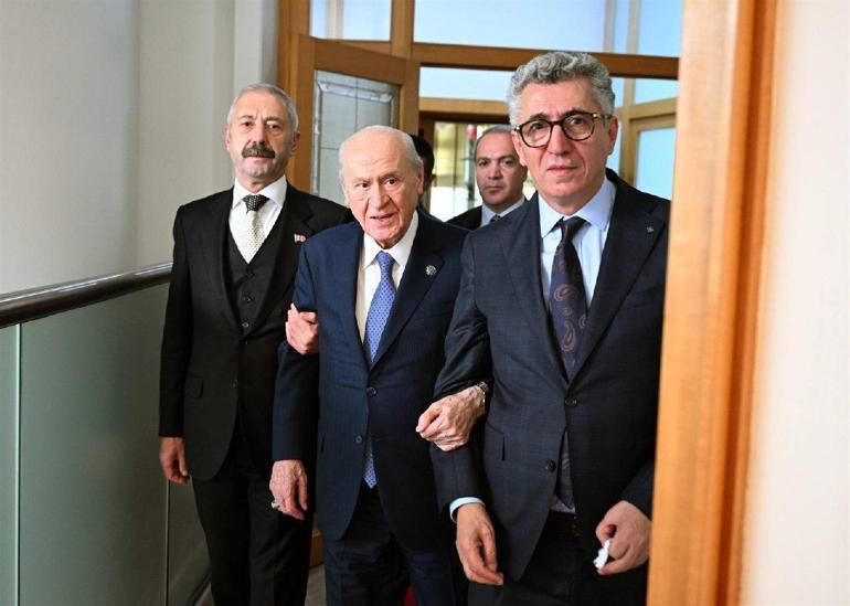 MHP lideri Bahçeli, Sarallar ve Şahinler aileleri ile buluştu