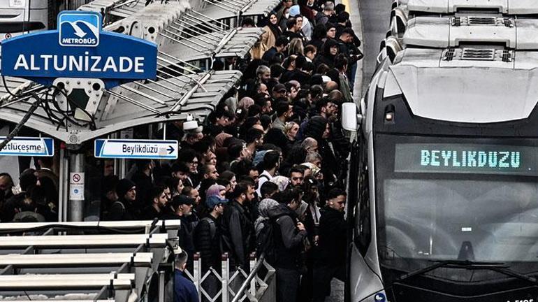 SON DAKİKA... İstanbulda yağmur trafiği vurdu