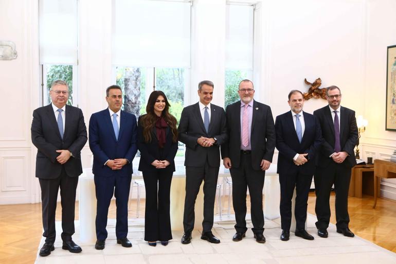 ABD’li elçiden Atina’yı karıştıran şok ima: “İstersek Yunan hükümetini de deviririz”
