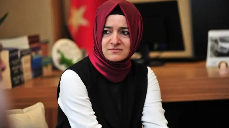 FATMA BETÜL SAYAN KAYA KİMDİR, KAÇ YAŞINDA, NERELİ AK Partideki Görevlerinden Neden Ayrıldı İşte Hayatı ve Siyasi Kariyeri