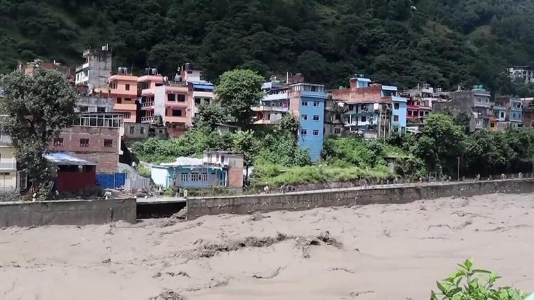 Güney Asyada muson felaketi: Hindistan ve Nepalde en az 85 can kaybı yaşandı
