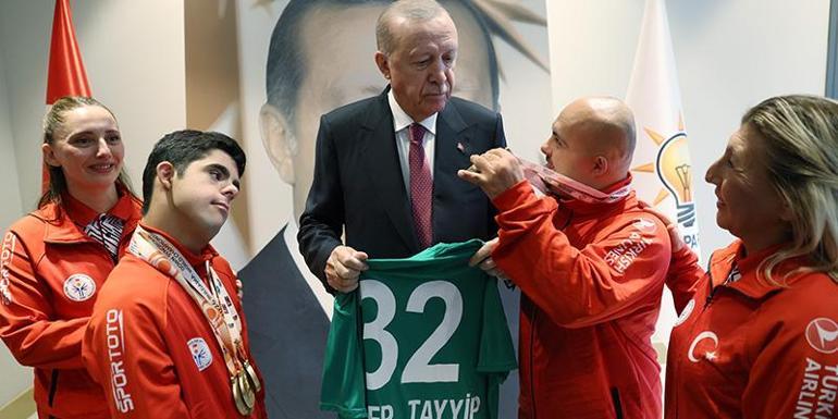 Erdoğan, Türkiye Özel Sporcular Spor Federasyonu temsilcileriyle buluştu