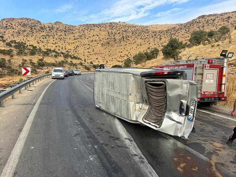 Mardinde minibüs devrildi: 3ü çocuk 8 yaralı