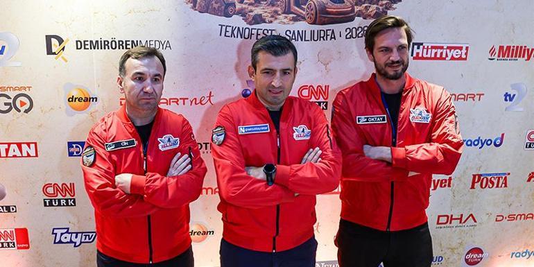 Selçuk Bayraktardan Demirören Medya standına ziyaret