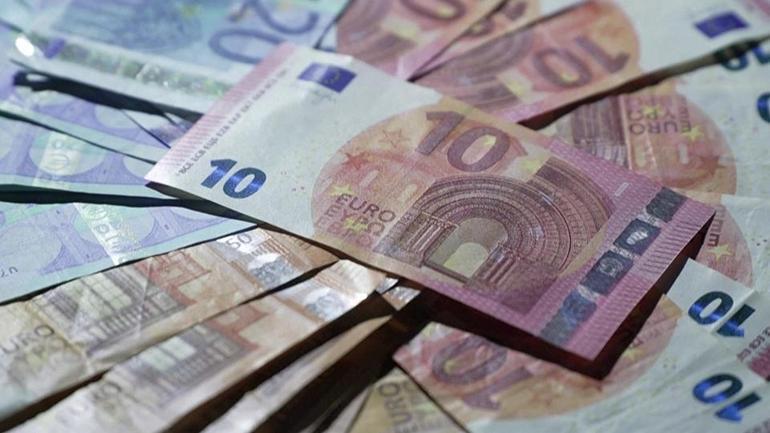 Euro 17 ayın en düşük seviyesinde