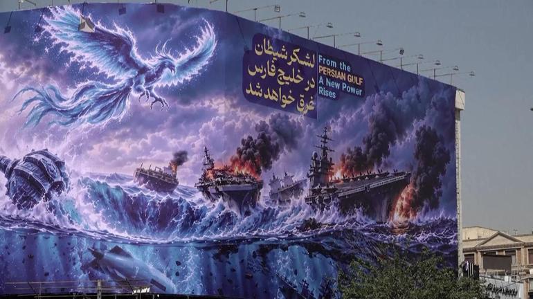“Çaresiz ve aciz” | Tahranda savaşın dili değişti: Billboardlar konuşuyor Trumpa ne anlatıldı