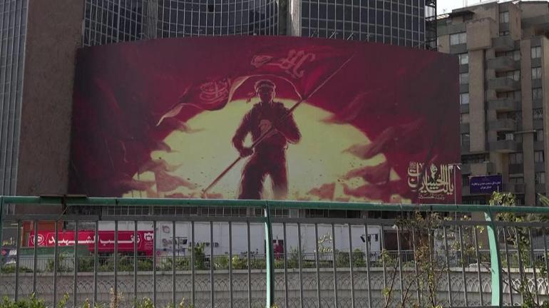 “Çaresiz ve aciz” | Tahranda savaşın dili değişti: Billboardlar konuşuyor Trumpa ne anlatıldı