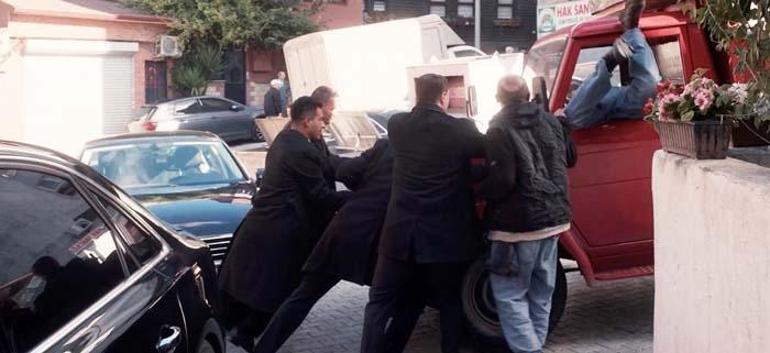 Haysiyette Uğurum 58 Kontrolden Çıktı, Mehmet Yetişti Doğukan GüngörDen Hollywood Refleksi