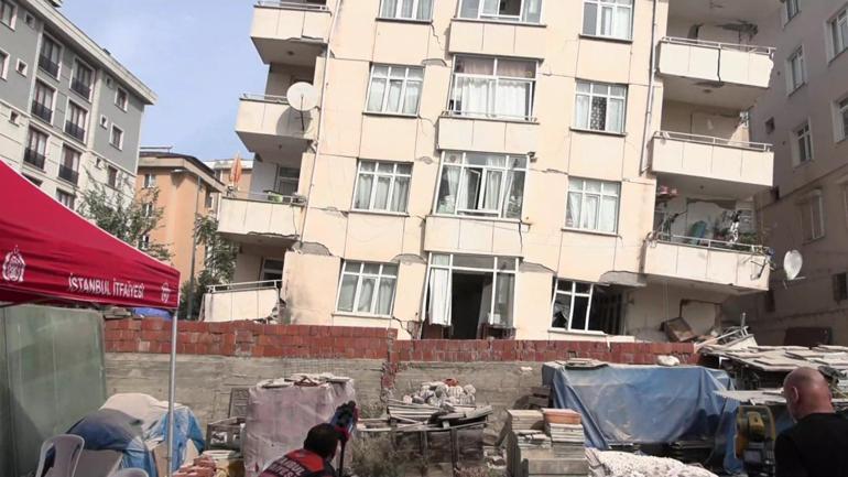 SON DAKİKA Maltepede 7 katlı binanın alttaki iki katı çöktü 2 kişi hayatını kaybetti, 3 kişi aranıyor