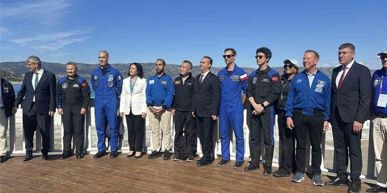 Bakan Kacır, Türk ve yabancı astronotlar ile Salda Gölü’nde bilim merkezi açtı