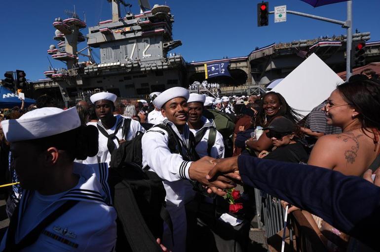 265 günlük rekor: USS Abraham Lincoln ABDye döndü