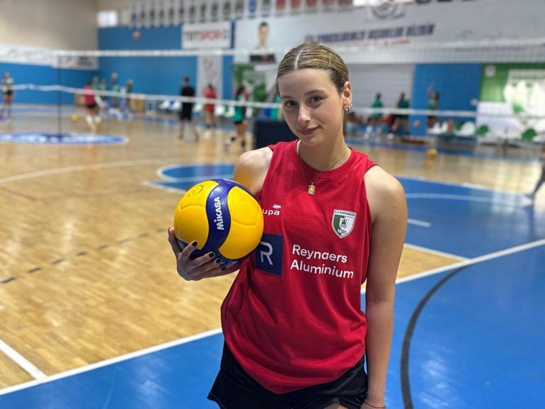 Fotoğrafıyla gündem olan voleybolcu Meryem Cabbaroğlu konuştu: Annem Rus, babam Yozgatlı
