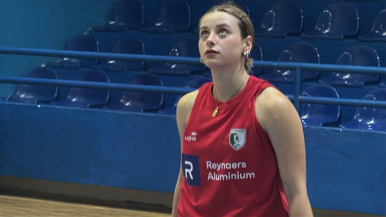 Fotoğrafıyla gündem olan voleybolcu Meryem Cabbaroğlu konuştu: Annem Rus, babam Yozgatlı
