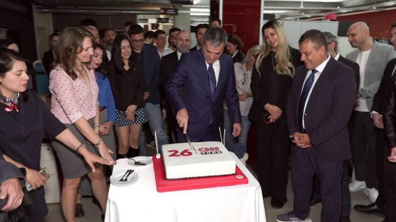 CNN TÜRK 26 Yaşında Kutlamaya yöneticiler ve çalışanlar katıldı