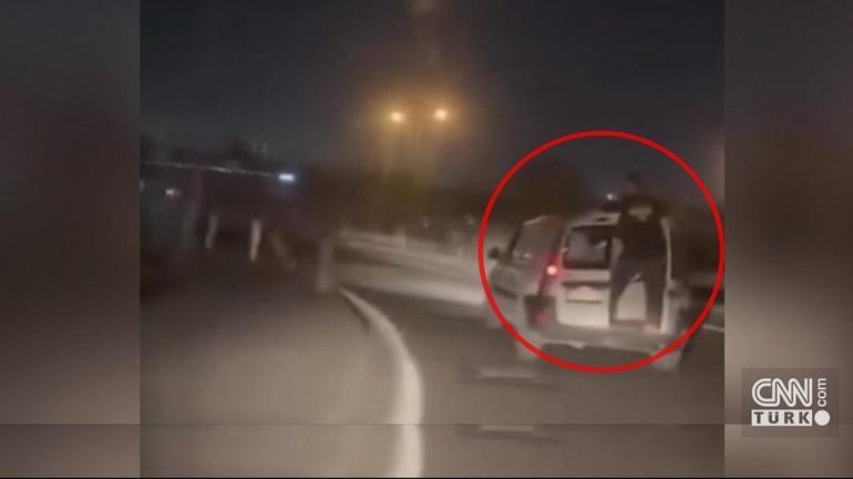 Başakşehir’de ilginç yolculuk Açık bagajda araçtan sarktı