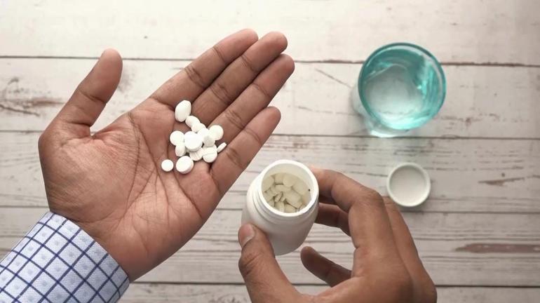 Raporlu ilaçlarda yeni dönem: Reçete kuyrukları tarihe mi karışıyor