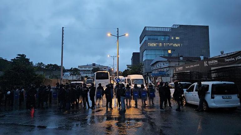 Polis ekipleri arama yapıyor