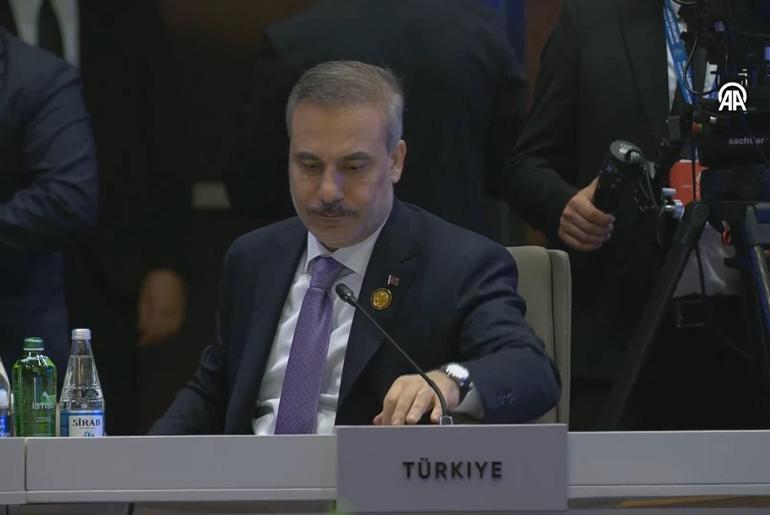 Hakan Fidandan İsrail Cumhurbaşkanı Herzoga sert tepki: Salonu terk etti