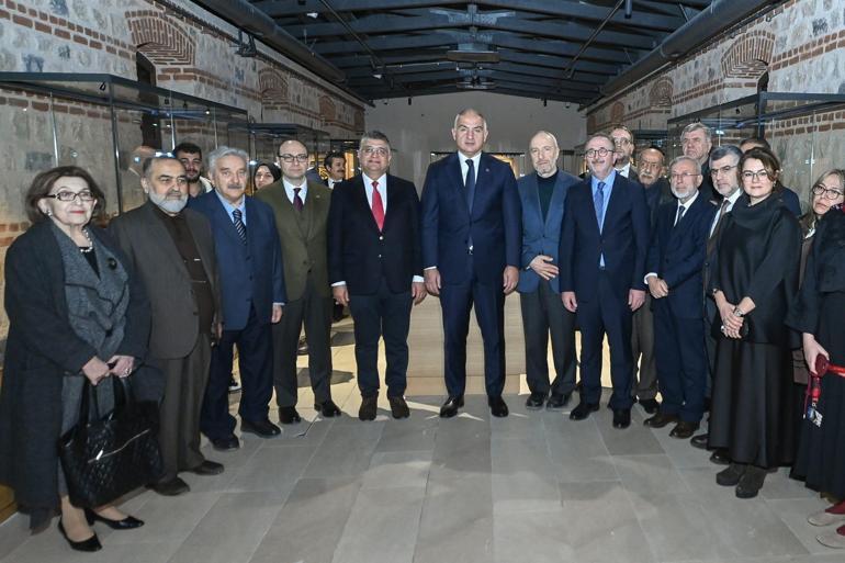Kâbe’de imzası olan Türk hattattan milletine paha biçilmez armağan