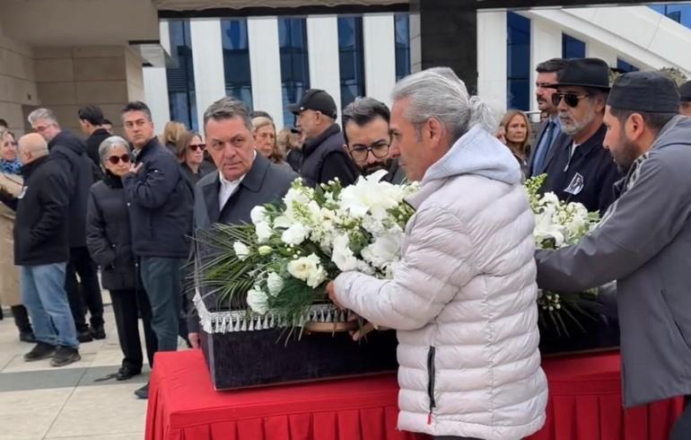 Usta sanatçı Alpay son yolculuğuna uğurlandı