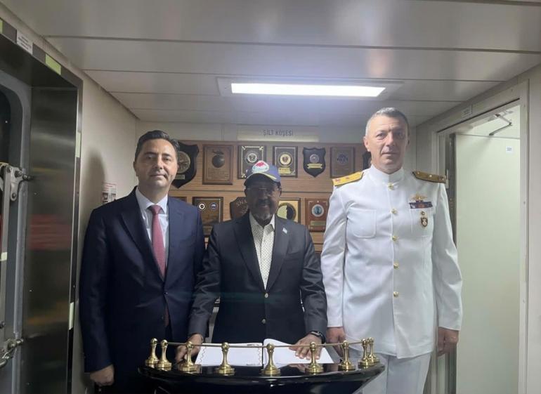 Somali Cumhurbaşkanı’ndan Çağrı Bey sondaj gemisine ziyaret
